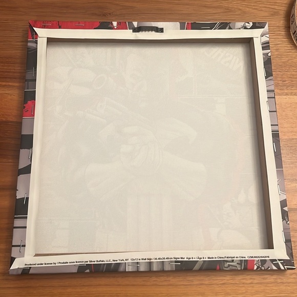 SILVER BUFFALO THE PUNISHER CANVAS and SILVER BUFFALO DEADPOOL
Excellent - Picture 10 of 10